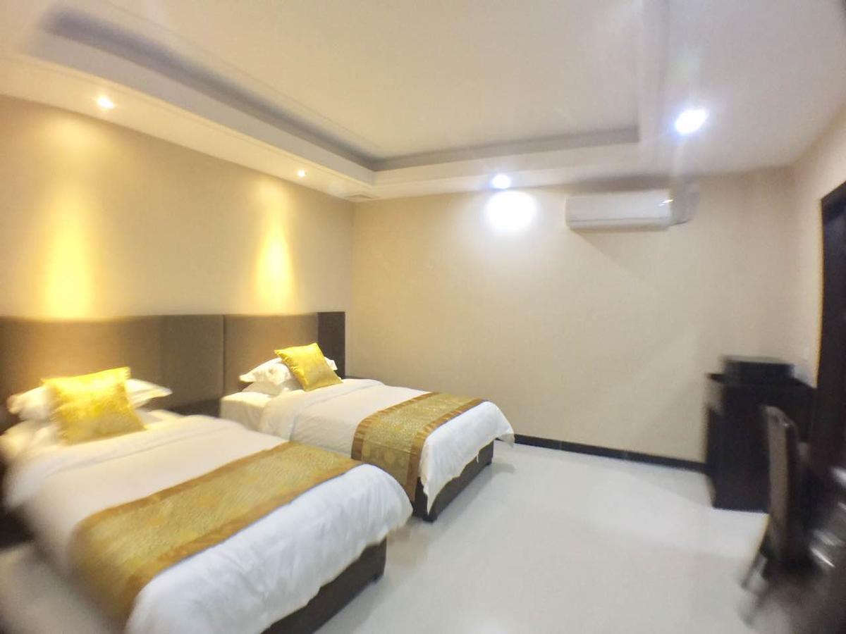 Jing Pin Hotel โครอร์ ภายนอก รูปภาพ